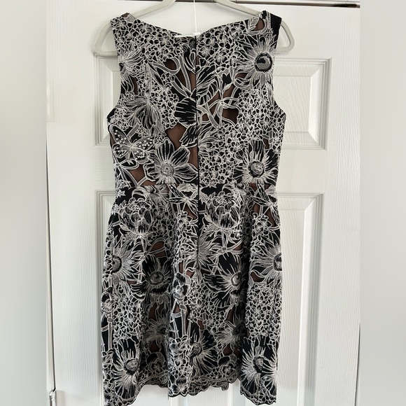 NWT MARCHESA NOTTE Guipure lace mini dress 6 - Picture 7 of 11